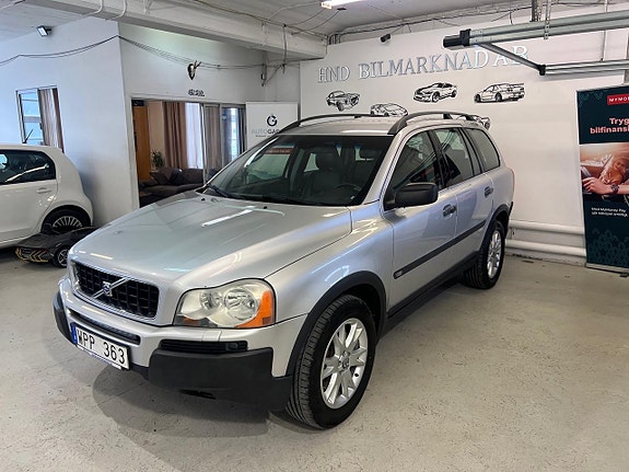 Volvo XC90 3 of 5