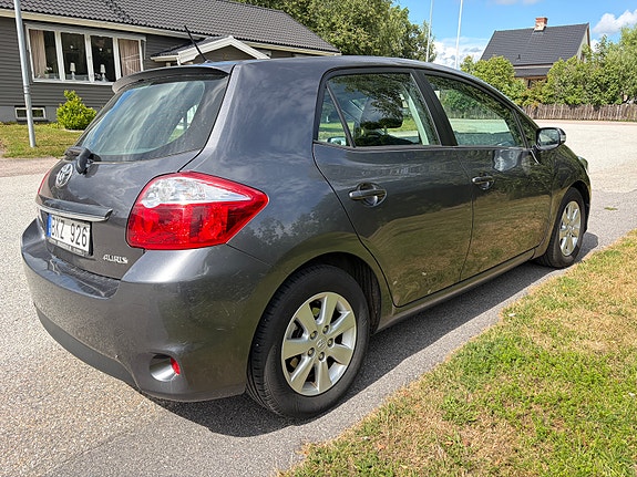 Toyota Auris 3 of 5