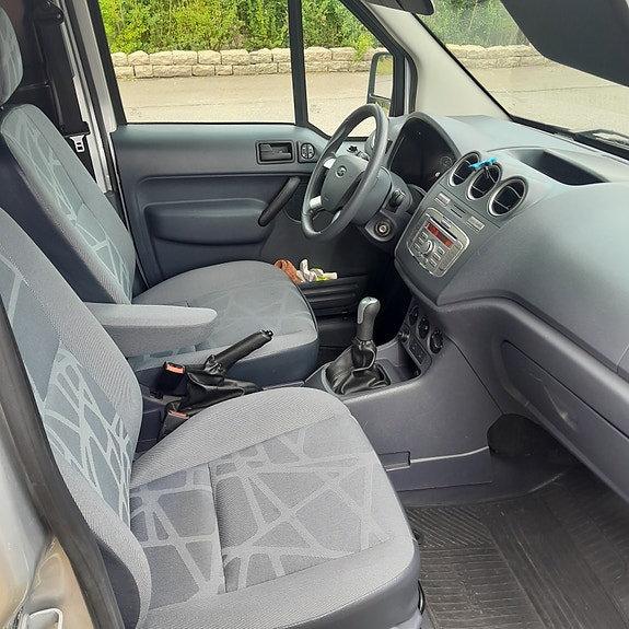 Ford Transit Connect 9 of 10