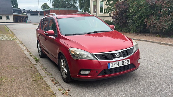 Kia Ceed 2 of 7