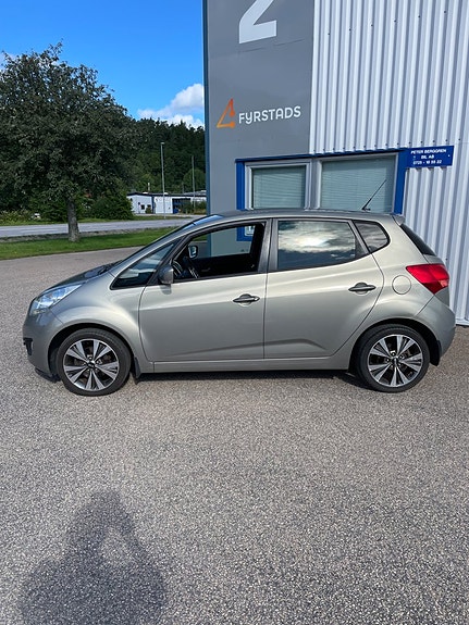 Kia Venga 2 of 5