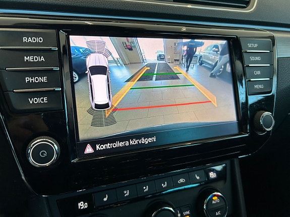 Skoda Superb 15 of 23