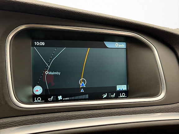 Volvo V40 Cross Country 22 of 30