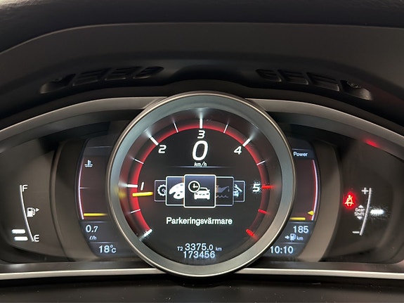 Volvo V40 Cross Country 19 of 30