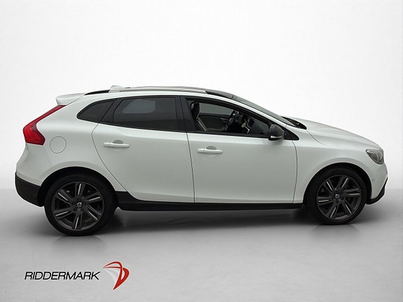 Volvo V40 Cross Country 9 of 30