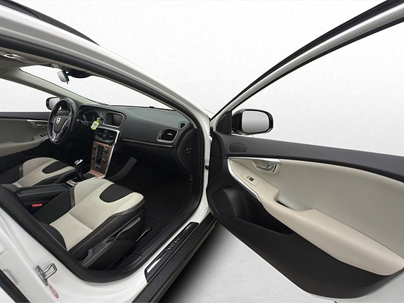 Volvo V40 Cross Country 27 of 30