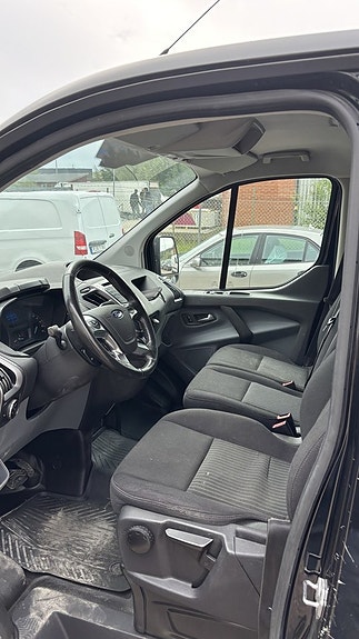 Ford Transit Custom 8 of 10