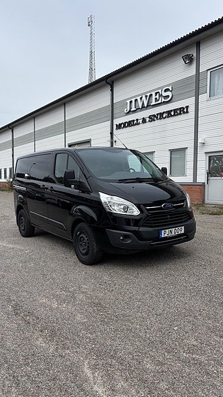 Ford Transit Custom 2 of 5
