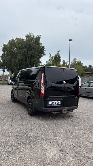 Ford Transit Custom 4 of 5