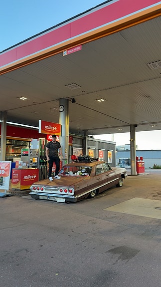 Chevrolet Impala 3 of 5