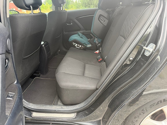 Toyota Avensis 5 of 5