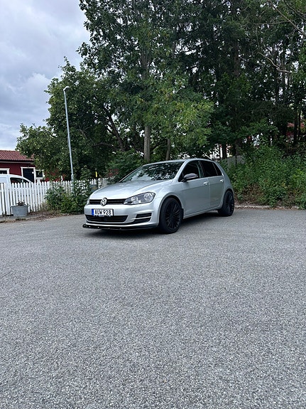 Volkswagen Golf VII 3 of 8