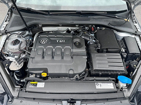 Volkswagen Golf VII 6 of 8