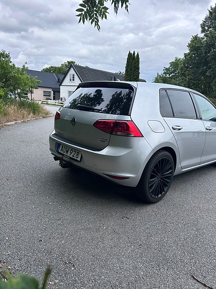 Volkswagen Golf VII 4 of 8