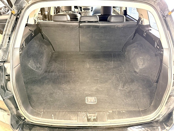 Subaru Legacy 12 of 14