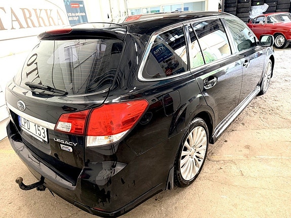 Subaru Legacy 5 of 5
