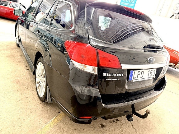 Subaru Legacy 7 of 14