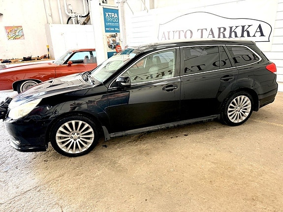 Subaru Legacy 8 of 14