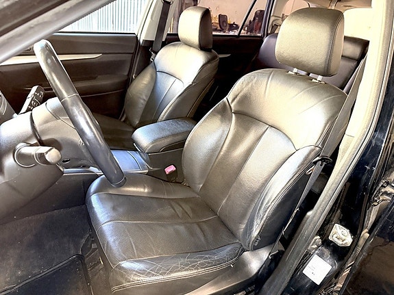 Subaru Legacy 10 of 14
