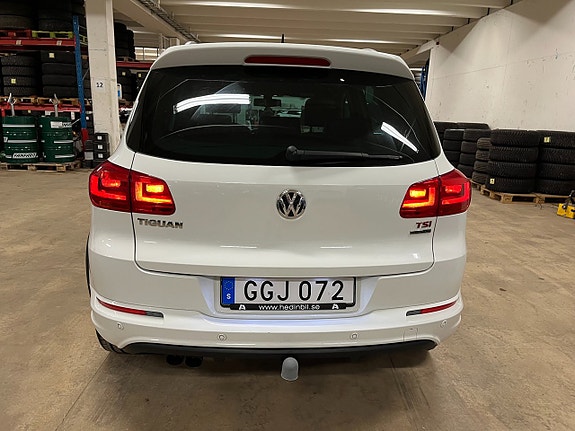 Volkswagen Tiguan 4 of 5