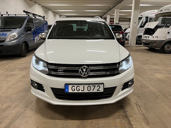 Volkswagen Tiguan 3 of 5