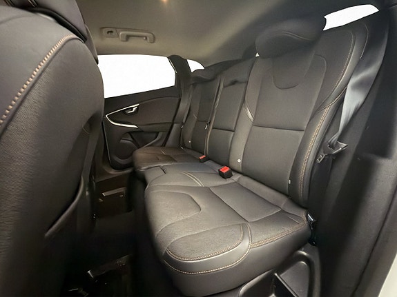 Volvo V40 Cross Country 23 of 30
