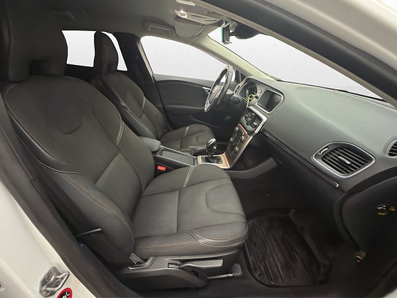 Volvo V40 Cross Country 21 of 30