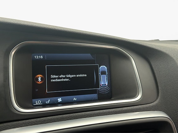 Volvo V40 Cross Country 30 of 30
