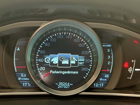 Volvo V40 Cross Country 17 of 30