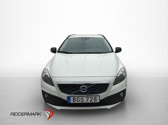 Volvo V40 Cross Country 2 of 5