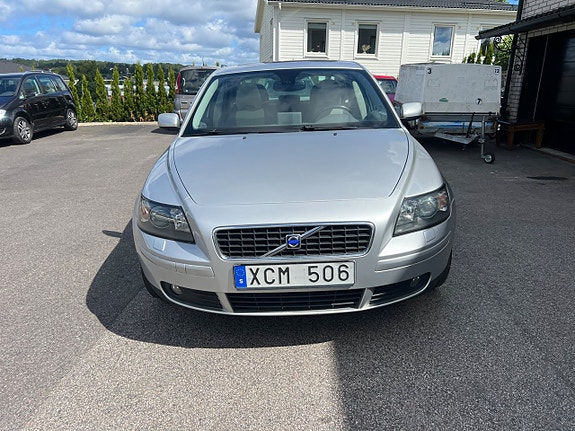 Volvo S40 3 of 5