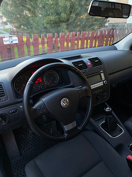 Volkswagen Golf V 4 of 5