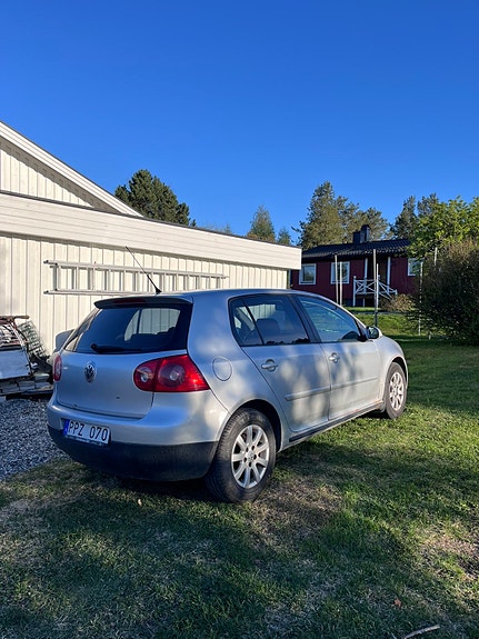 Volkswagen Golf V 3 of 5