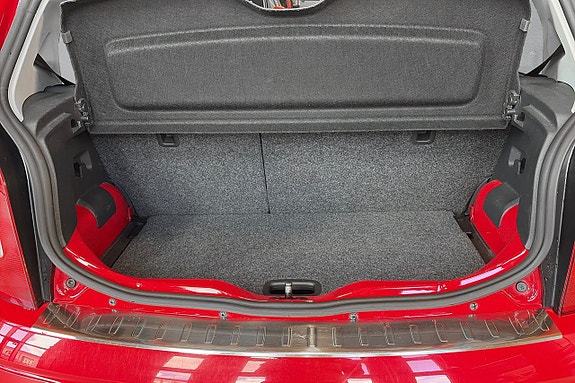 Volkswagen UP! 17 of 17