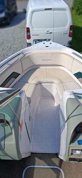 Chaparral Bowrider V8 6 of 7
