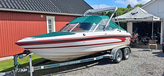 Chaparral Bowrider V8 2 of 5