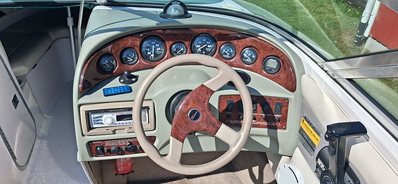 Chaparral Bowrider V8 4 of 5