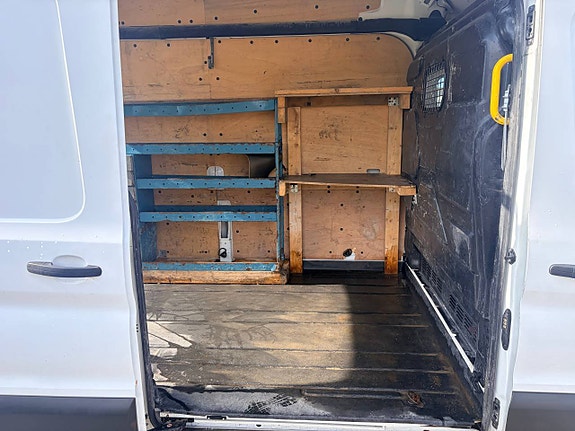Ford Transit 9 of 12