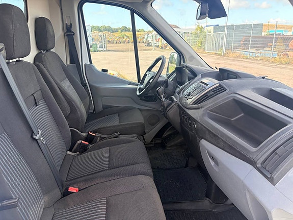 Ford Transit 8 of 12