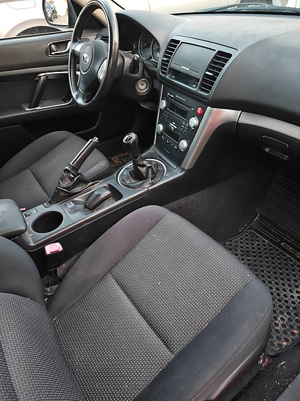 Subaru Legacy 5 of 5