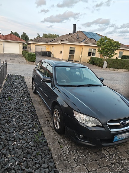 Subaru Legacy 4 of 5