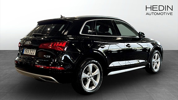 Audi Q5 2 of 12