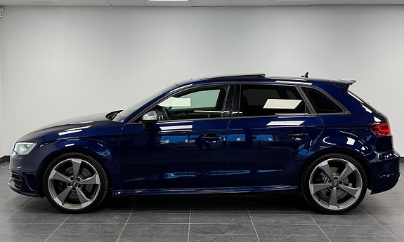 Audi S3 3 of 5