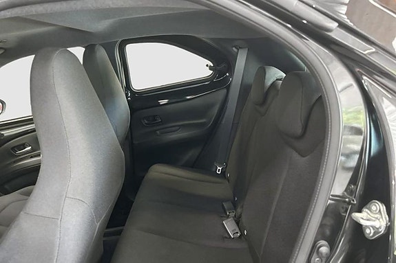 Toyota Aygo X 8 of 11