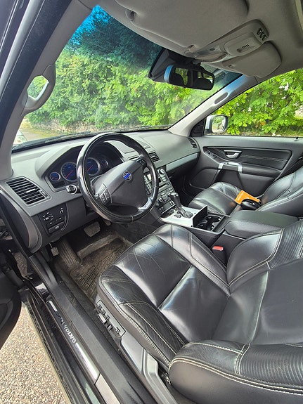 Volvo XC90 3 of 3