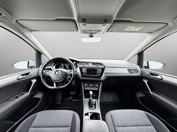 Volkswagen Touran 25 of 29