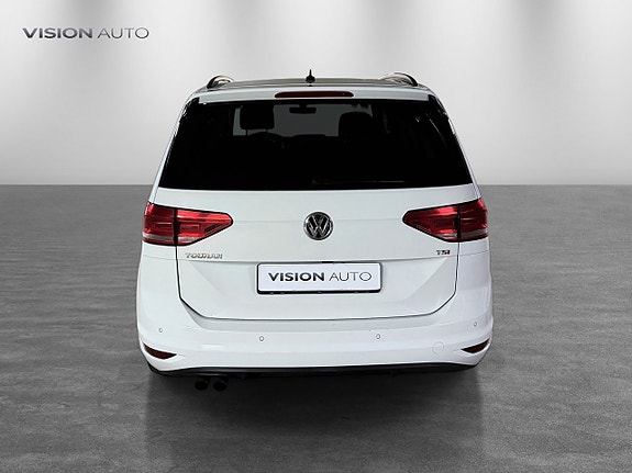 Volkswagen Touran 6 of 29