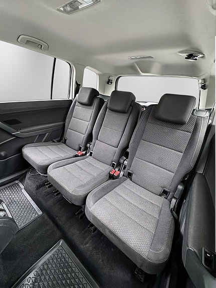 Volkswagen Touran 20 of 29