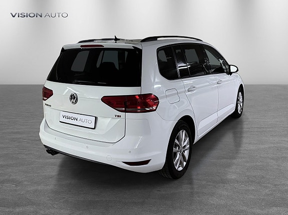 Volkswagen Touran 5 of 5