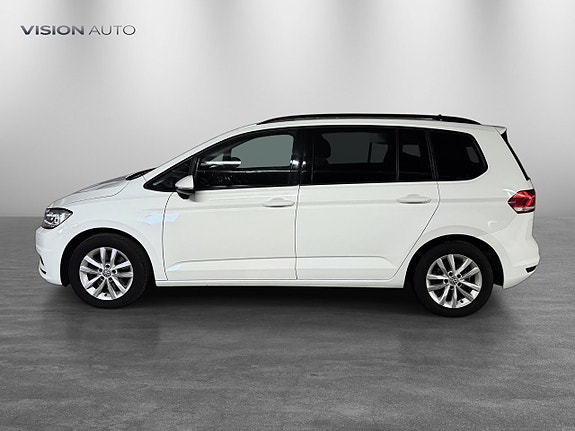Volkswagen Touran 8 of 29